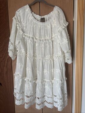 Boho Embroidered White Tiered Mini Dress 25” pit to pit